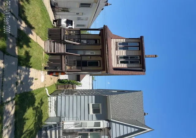 Photo 3 of Single family home for sale at 734 Cleophus Pkwy, Lincoln Park, MI 48146 | MLS# 20261056850 | Listing updated on 2026-07-23