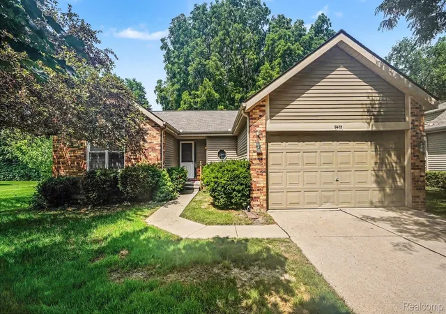 Listing Photo 1 - Condo for sale in building located at 19405 Cardene Wy, Northville, MI 48167