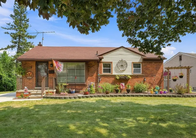 1st image of 29470 Robert Dr, Livonia, MI 48150 | MLS# 81026037678