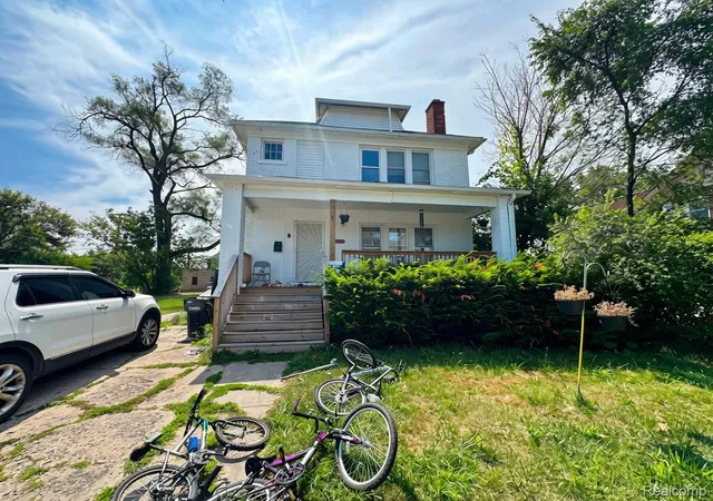 Photo 3 of Single family home for sale at 343 Elmhurst St, Highland Park, MI 48203 | MLS# 20261056873 | Listing updated on 2026-07-28