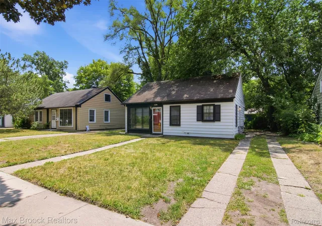 Photo 1 of Single family home for sale at 10431 Corning St, Oak Park, MI 48237 | MLS# 20261056889 | Listing updated on 2026-08-27