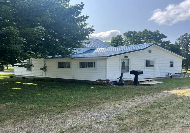Photo 2 of Single family home for sale at 910 E Arcada St, Ithaca, MI 48847 | MLS# 79080071362 | Listing updated on 2026-09-17