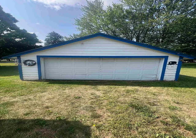 Photo 3 of Single family home for sale at 910 E Arcada St, Ithaca, MI 48847 | MLS# 79080071362 | Listing updated on 2026-09-17