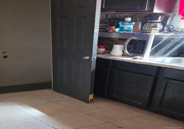 Photo 2 of Single family home for sale at 10172 Somerset Ave, Detroit, MI 48224 | MLS# 20261056906 | Listing updated on 2026-08-19