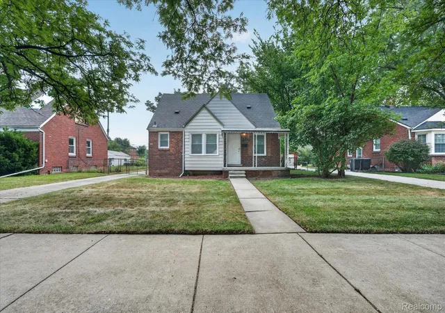 Single family home for sale at 11548 Cardwell St, Livonia, MI 48150 | MLS# 20261056912