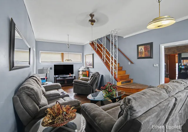Photo 3 of Single family home for sale at 447 W Southern Ave, Muskegon, MI 49441 | MLS# 71026037697 | Listing updated on 2026-08-31
