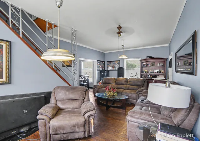 Photo 4 of Single family home for sale at 447 W Southern Ave, Muskegon, MI 49441 | MLS# 71026037697 | Listing updated on 2026-08-31