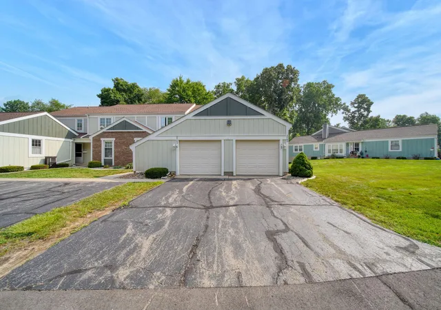 Photo 1 of Condo for sale at 2760 Walden Woods Blvd, Jackson, MI 49201 | MLS# 55026037711 | Listing updated on 2026-09-10