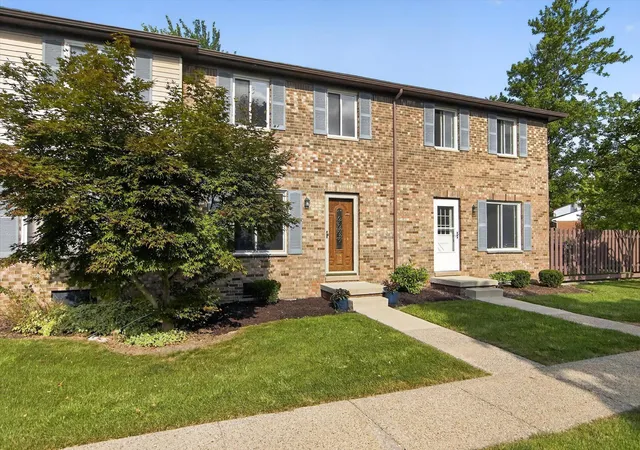 Listing Photo 5 - Condo for sale in building located at 145 Sheffield Dr, Saline, MI 48176