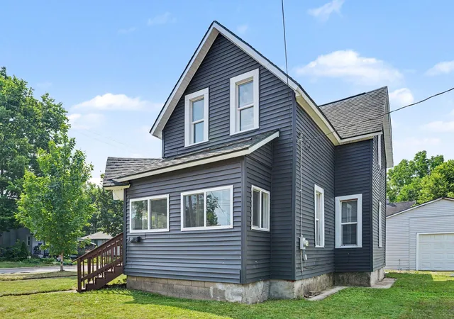 Photo 3 of Single family home for sale at 1340 E Vine St, Kalamazoo, MI 49001 | MLS# 65026037703 | Listing updated on 2026-09-01