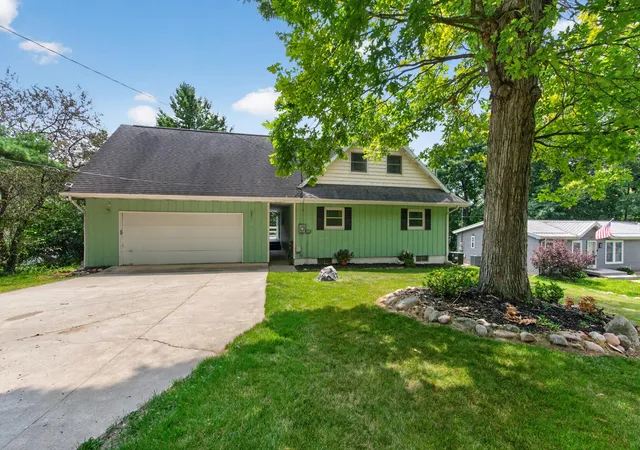 1st image of 539 Fox Lake Trl, Horton, MI 49246 | MLS# 55026037699