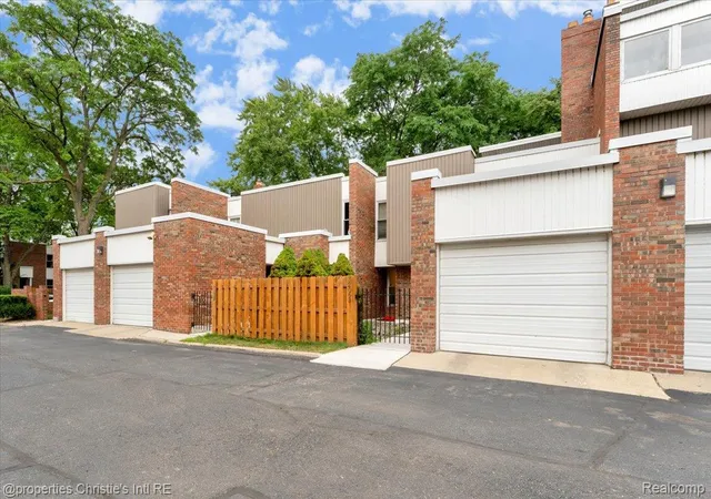 Photo 3 of Condo for sale at 2063 Hyde Park, Detroit, MI 48207 | MLS# 20261056923 | Listing updated on 2026-09-14