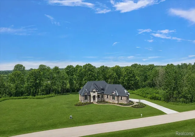 51st image of 1597 Vista Dr, Oakland, MI 48363 | MLS# 20261056931