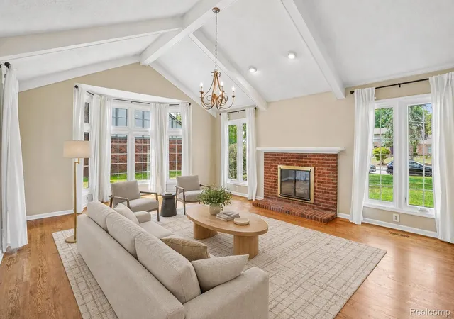 5th image of 25900 Hunt Club Blvd, Farmington Hills, MI 48335 | MLS# 20261056951