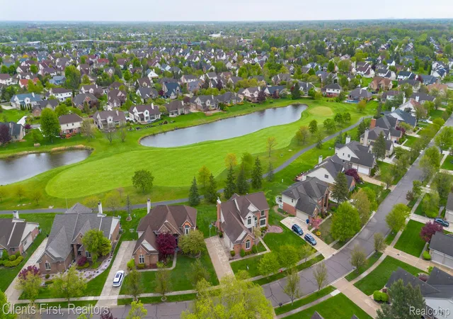 5th image of 45498 Muirfield Dr, Canton, MI 48188 | MLS# 20261056968