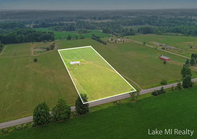 Photo 3 of Single family home for sale at 12650 Jefferson Rd, Morley, MI 49336 | MLS# 65026037753 | Listing updated on 2026-08-14
