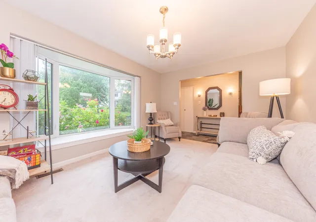 Photo 3 of Single family home for sale at 940 Lennox St, Ann Arbor, MI 48103 | MLS# 81026037754 | Listing updated on 2026-08-13