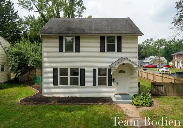 1st image of 627 Pinehurst Blvd, Kalamazoo, MI 49006 | MLS# 65026037749