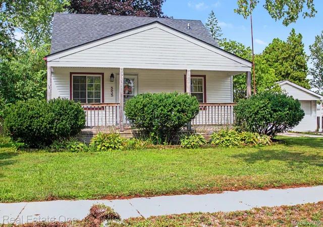 Photo 2 of Single family home for sale at 5935 Lathers St, Garden City, MI 48135 | MLS# 20261056980 | Listing updated on 2026-07-26