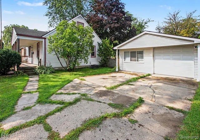 Photo 3 of Single family home for sale at 5935 Lathers St, Garden City, MI 48135 | MLS# 20261056980 | Listing updated on 2026-07-26