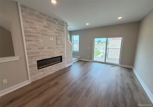 Photo 4 of Condo for sale at 751 Canterbury Ln, Troy, MI 48085 | MLS# 20261056981 | Listing updated on 2026-08-26