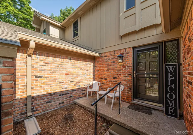 4th image of 1805 Van Hill Ct, Rochester Hills, MI 48309 | MLS# 20261056987