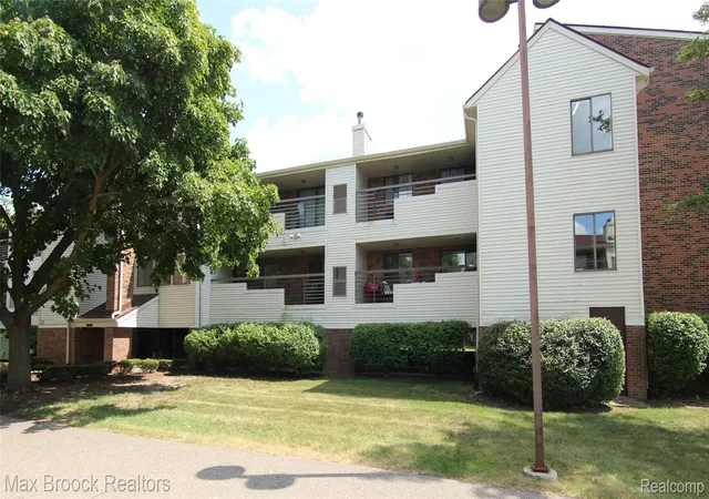 Photo 1 of Condo for sale at 30594 Orchard Lake Rd #50, Farmington Hills, MI 48334 | MLS# 20261056999 | Listing updated on 2026-07-24