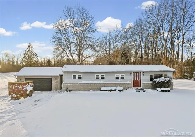 3rd image of 69455 Hicks Rd, Armada, MI 48005 | MLS# 58050215832