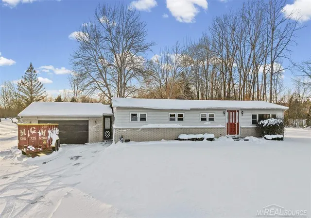 4th image of 69455 Hicks Rd, Armada, MI 48005 | MLS# 58050215832