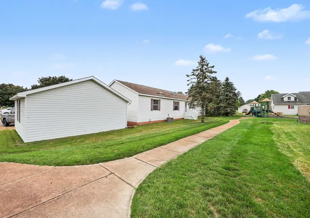 4th image of 1893 Lanark Ct, Grass Lake, MI 49240 | MLS# 65026037778