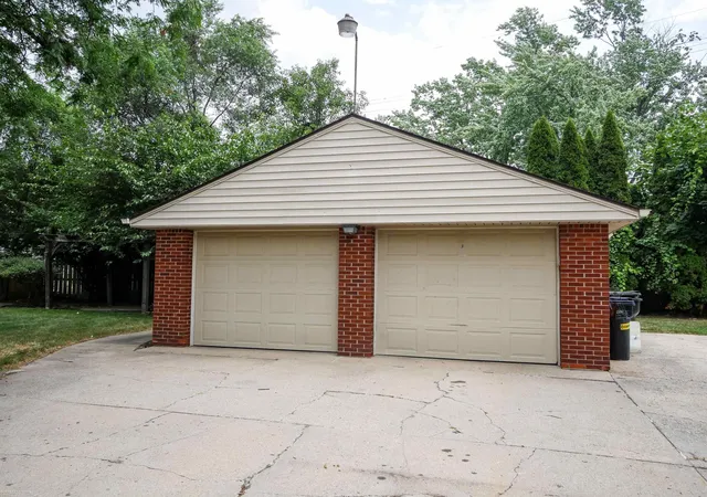 31st image of 44850 Kemp St, Sterling Heights, MI 48314 | MLS# 58050215840