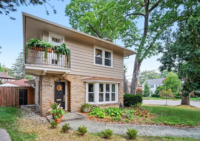 image of 1154 E Chippewa Dr Se, Grand Rapids, MI 49506 | MLS# 65026037789