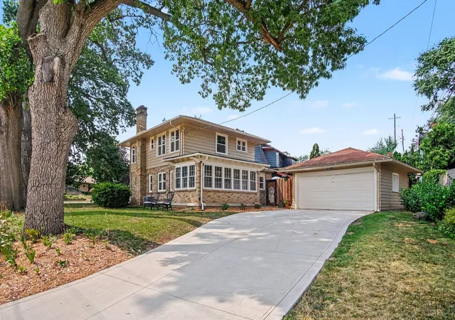 image of 1154 E Chippewa Dr Se, Grand Rapids, MI 49506 | MLS# 65026037789
