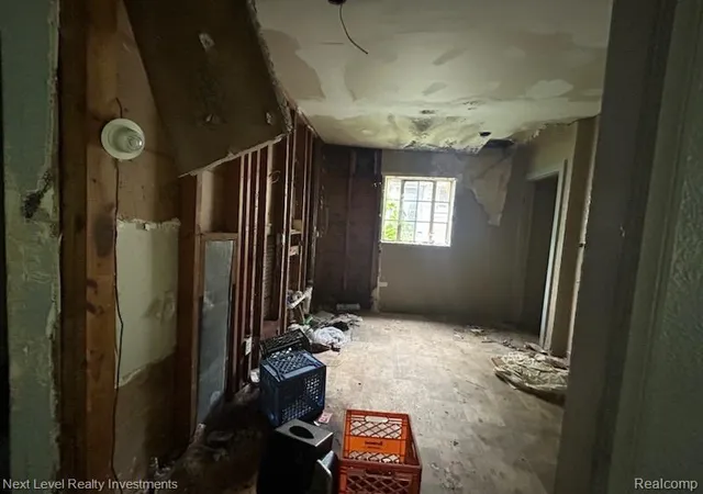 Photo 4 of Single family home for sale at 8854 Pinehurst St, Detroit, MI 48204 | MLS# 20261057027 | Listing updated on 2026-07-25