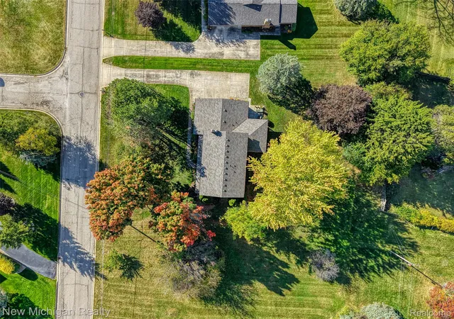 Photo 3 of Single family home for sale at 9201 Burning Tree Dr, Grand Blanc, MI 48439 | MLS# 20261057036 | Listing updated on 2026-09-14