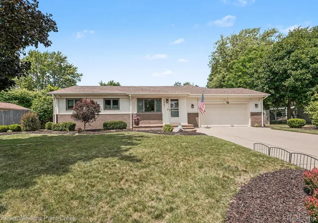 Photo 1 of Single family home for sale at 1087 Collingwood Dr, Rochester Hills, MI 48307 | MLS# 20261057037 | Listing updated on 2026-08-08