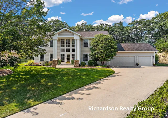 1st image of 18657 Sioux Dr, Spring Lake, MI 49456 | MLS# 71026037799