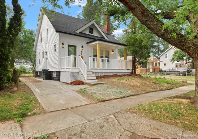 Photo 2 of Single family home for sale at 187 Leroy St, Ferndale, MI 48220 | MLS# 20261057046 | Listing updated on 2026-08-23