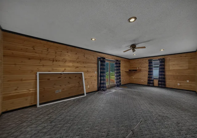 Photo 3 of Single family home for sale at 3065 Black Crk Rd, Muskegon, MI 49444 | MLS# 71026037809 | Listing updated on 2026-08-26