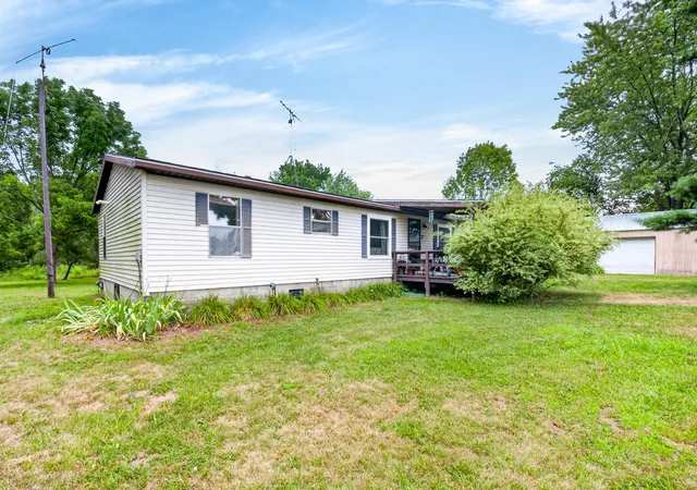 1st image of 42956 6th Ave, Bloomingdale, MI 49026 | MLS# 66026037814