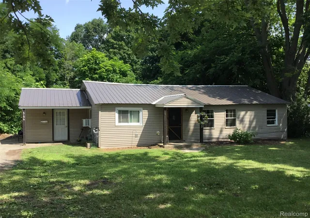 Photo 2 of Single family home for sale at 6196 Marlette St, Marlette, MI 48453 | MLS# 20261057069 | Listing updated on 2026-09-15