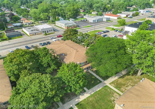 Listing Photo 4 - Condo for sale in building located at 26305 W 7 Mile Rd, Wayne, MI 48240 - Unit #101