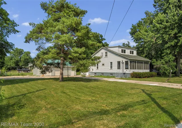 2nd image of 19615 Eastwood Dr, Harper Woods, MI 48225 | MLS# 20261057088