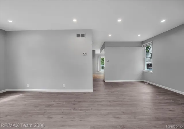 5th image of 19615 Eastwood Dr, Harper Woods, MI 48225 | MLS# 20261057088