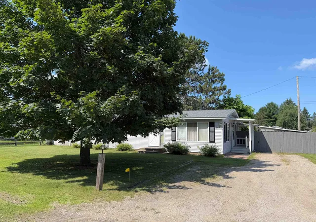 2nd image of 609 7th St, East Jordan, MI 49727 | MLS# 78080071380