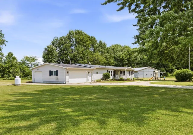 Photo 3 of Manufactured home for sale at 6940 Perry Rd, Brockway, MI 48097 | MLS# 81026037836 | Listing updated on 2026-09-11