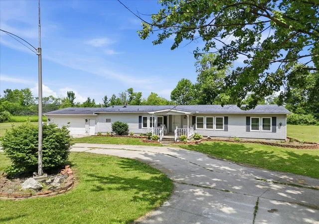 Photo 3 of Manufactured home for sale at 6940 Perry Rd, Brockway, MI 48097 | MLS# 81026037836 | Listing updated on 2026-09-11