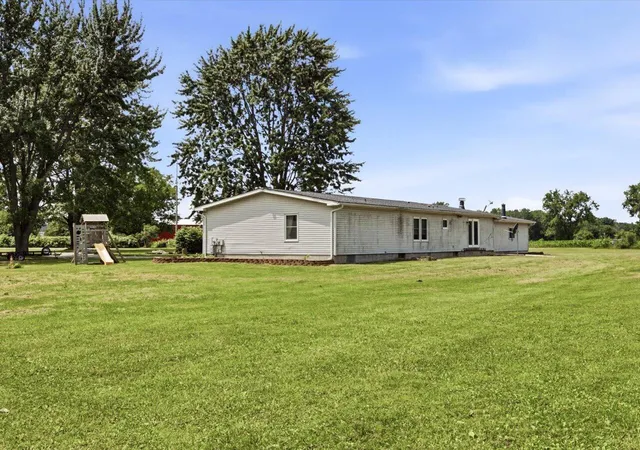 Photo 4 of Manufactured home for sale at 6940 Perry Rd, Brockway, MI 48097 | MLS# 81026037836 | Listing updated on 2026-09-11