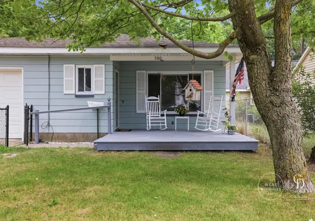 Photo 2 of Single family home for sale at 580 West St, Muskegon, MI 49442 | MLS# 65026037840 | Listing updated on 2026-09-10