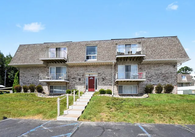 Photo 2 of Condo for sale at 3624 Lakeshore Dr #H-1, Saint Joseph, MI 49085 | MLS# 69026037853 | Listing updated on 2026-09-10
